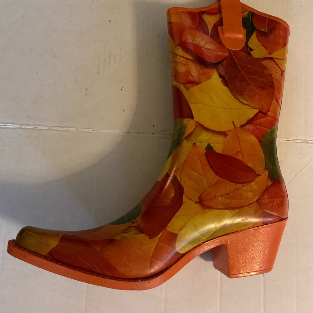 Women’s rain boots